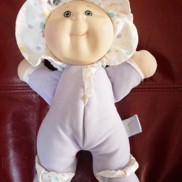 Vintage (1993) Cabbage Patch Doll from Cabbage Patch Kids Babyland Collection, - Picture 3 of 4
